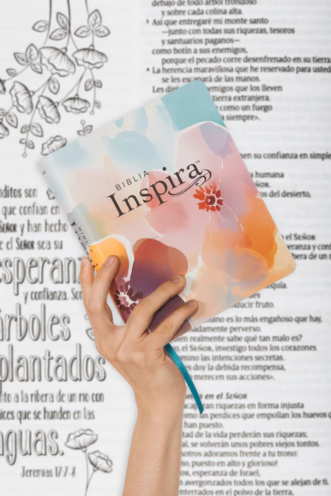 Biblia Inspira NTV con Filament, SentiPiel, Paraíso floral 2 Biblia Inspira NTV