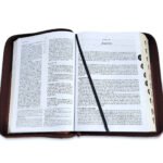 Biblia Estudio MacArthur/LG/ Imitacion/Cafe/Cierre/Indice – imagen 3