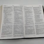 Biblia Bilingüe RVR60 CSB Negro – imagen 4