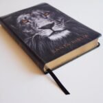Biblia RVR 1960 León de Judá Letra Grande – Tamaño Manual – imagen 4