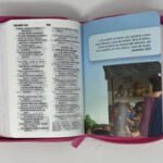 Biblia RVR 2020 para Niñas Rosada Vinilo con Cierre – imagen 3