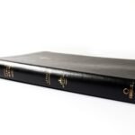 Biblia RVR 1960 Letra Grande Imitación Piel Negra con Cierre – imagen 3