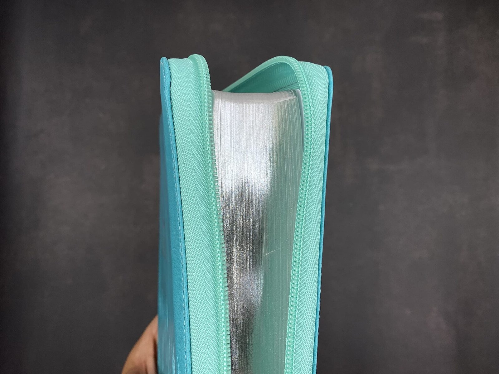 Biblia RVR 2020 LG Imitación Piel Turquesa con Cierre 4 Biblia RVR 2020 LG Imitación Piel Turquesa con Cierre - Image 4