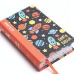 NVI Biblia Luz En Mi Camino Cohetes Multicolor Simil Piel – imagen 5