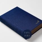 Biblia de Estudio MacArthur NBLA – Tapa Dura Azul, Interior a Dos Colores – imagen 3