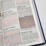 Letra Gigante Azul Triángulos – imagen 2