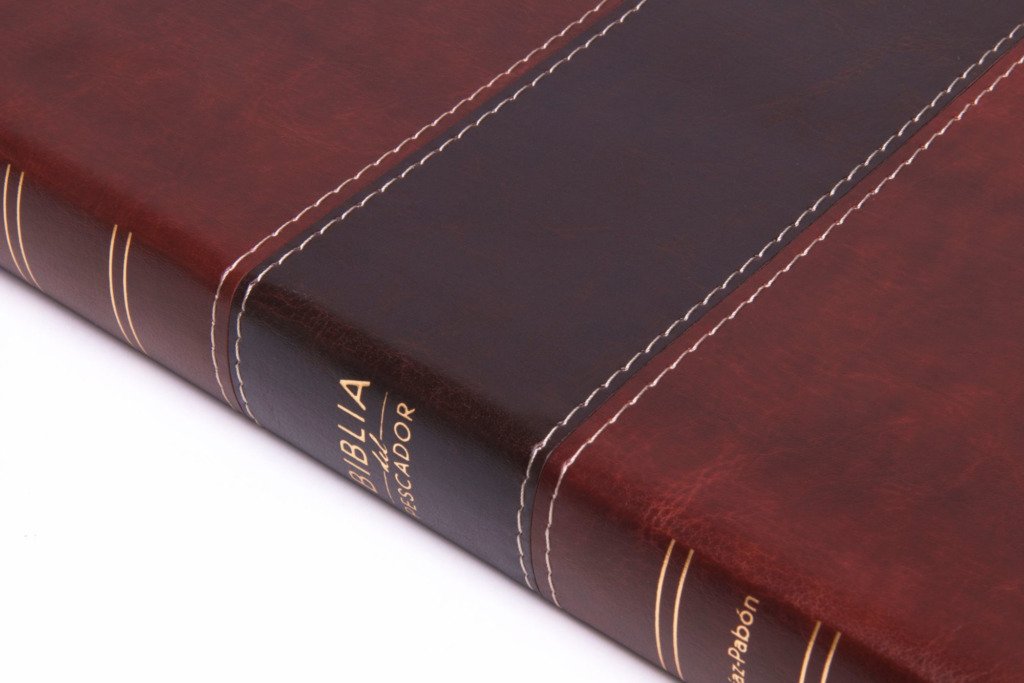 Biblia del Pescador Caoba | Letra Grande | RVR60 3 Biblia del Pescador Caoba | Letra Grande | RVR60 - Image 3