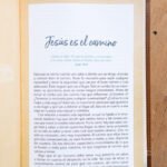Biblia de Promesas RVR 1960 Jesús para todos Letra Grande Café – imagen 3