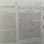 Biblia de Estudio para Mujer RVR 1960 Azul Floreado Índice – imagen 4