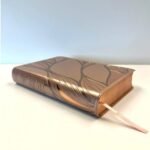 Biblia NTV Letra Grande Tamaño Personal Rosado Metálico Símil Piel con Índice