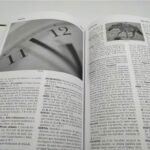 Pequeña enciclopedia biblica (Libro grande) – imagen 2
