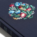 Biblia RVR 60 LSG Bordada azul – imagen 3