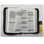 Biblia de Promesas Reina Valera 1960 Manual Negra Cierre – imagen 3