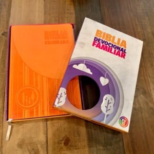 Biblia devocional familiar NBV: Edición lujo