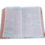 Biblia RVR60 Letra Gigante – Tapa Dura Floral – imagen 3