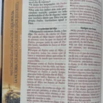 Biblia RVR1960 León Victoria abierta en San Juan 5 con letra roja – imagen 5