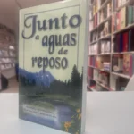 Junto a aguas de reposo volumen 1 de pie en la librería tubiblia – imagen 6