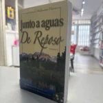 Junto a aguas de reposo volumen 2 de pie en la librería tubiblia – imagen 6