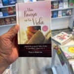 Devocional Una Pausa en tu Vida sostenido en la mano para ver su tamaño – imagen 5